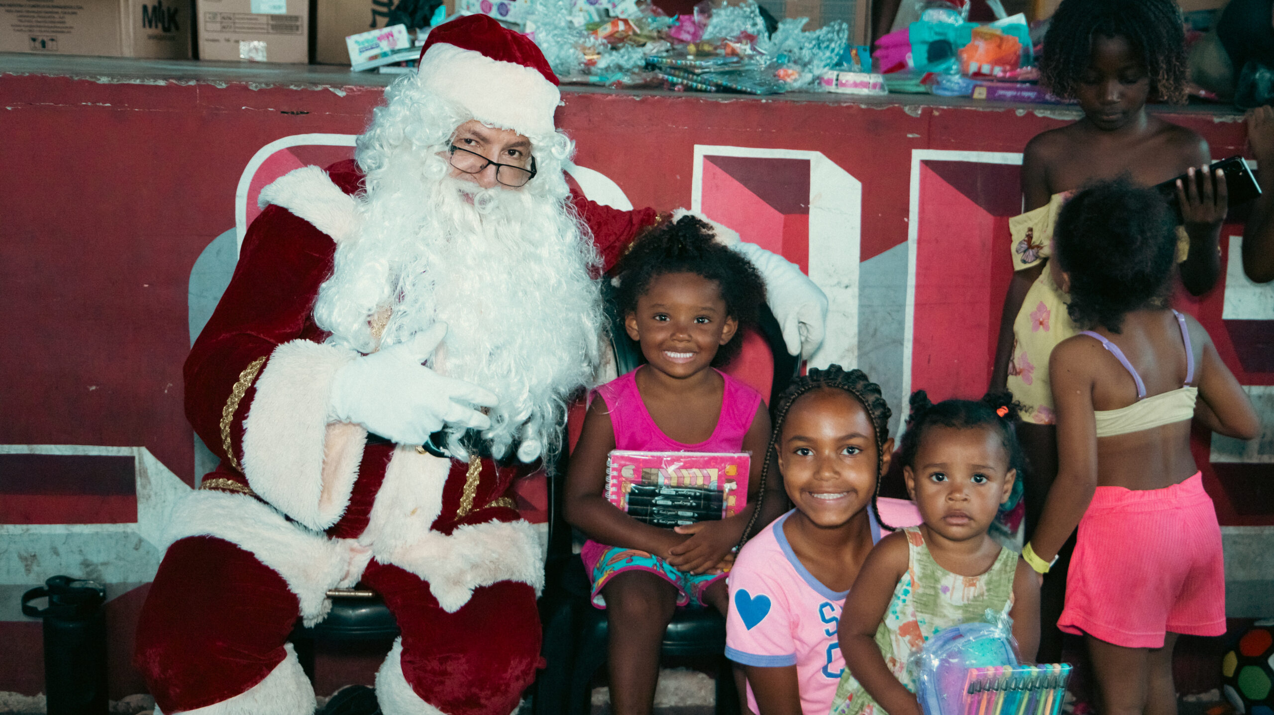 Salgueiro promove ação social no Morro do Salgueiro
