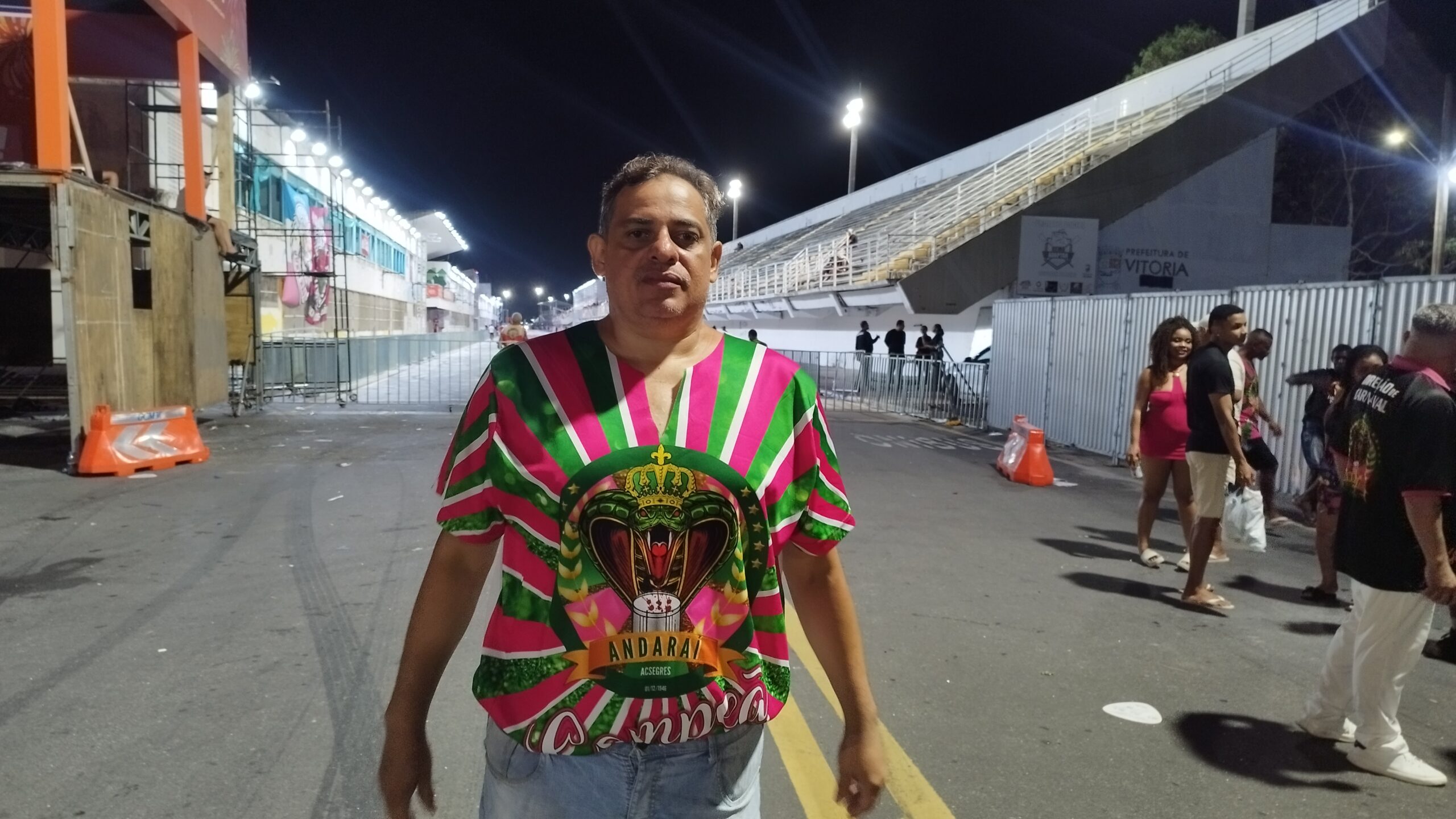 CARNAVALESCO ALEX SANTIAGO DA ANDARAÍ FALA AO CARTEIRO POETA.