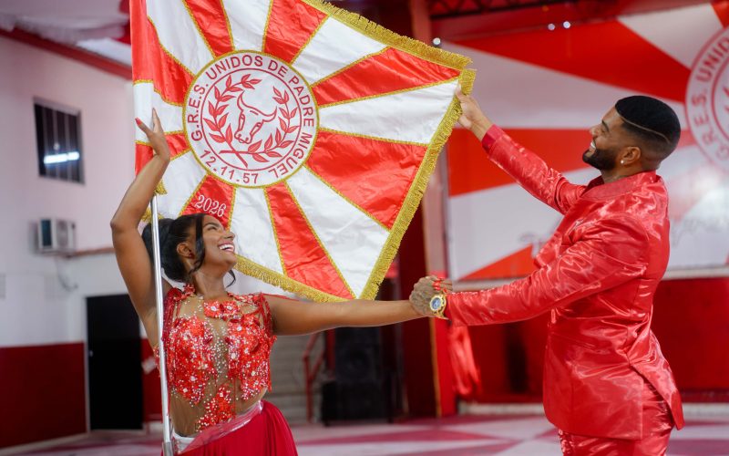 UNIDOS DE PADRE MIGUEL ANUNCIA YURI SOUZA E ISABELLA MOURA COMO NOVO 1º CASAL PARA O CARNAVAL 2027