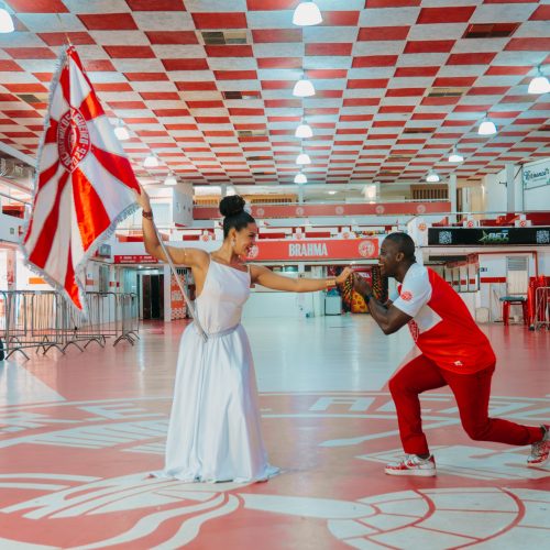 SALGUEIRO ANUNCIA LARYSSA VICTORIA COMO  1ª PORTA-BANDEIRA
