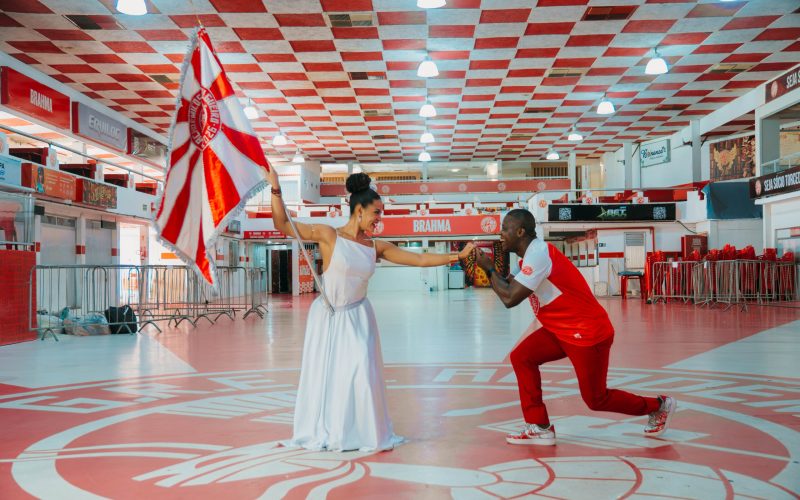 SALGUEIRO ANUNCIA LARYSSA VICTORIA COMO  1ª PORTA-BANDEIRA