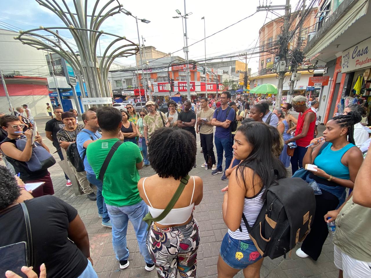 AULA PÚBLICA-CIRCUITO ‘TATÁ LONDIRÁ, EXU E A ONÇA QUE ENGOLIU CAXIAS CHEGA ÀS RUAS DE DUQUE DE CAXIAS’